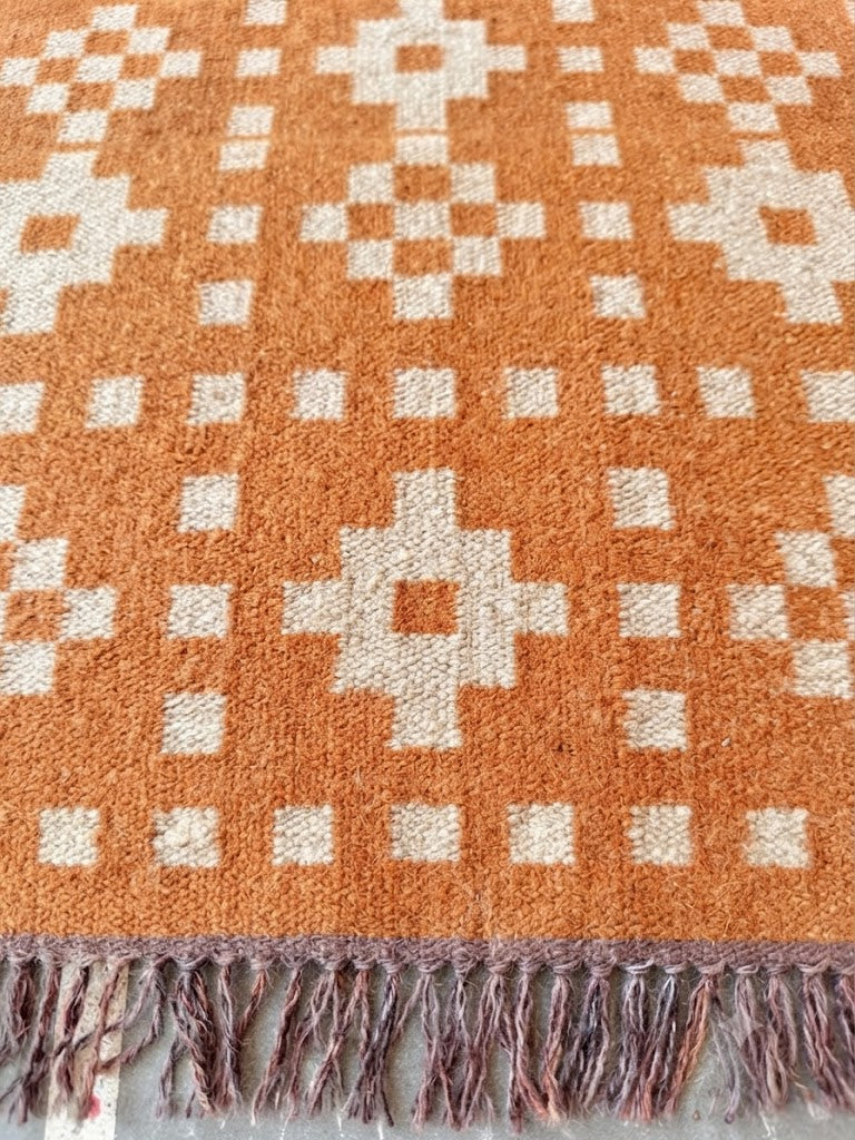 Rectangle Kilim Area Rug – Handwoven Wool & Jute Flatweave – Indoor/Outdoor Rug for Living Room, Bedroom, Dining, High-Traffic Areas, Lake House Decor- Orange