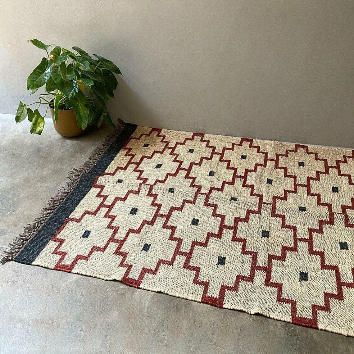 Durable Handmade Kilim Wool Boho Rustic Look Area Carpet Jute Rug Farmhouse Rectangle Mats (Beige & Brown)