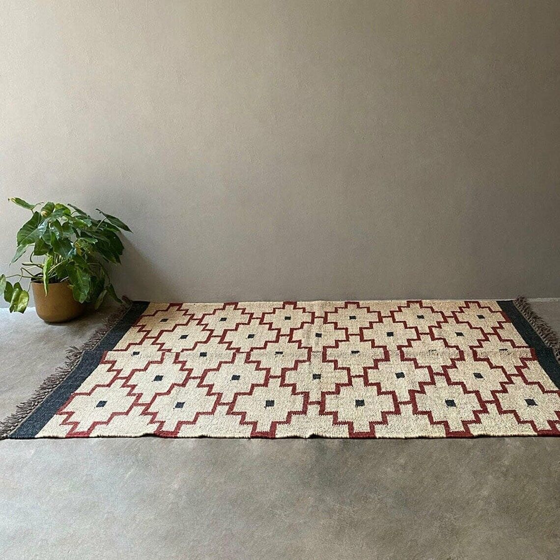 Durable Handmade Kilim Wool Boho Rustic Look Area Carpet Jute Rug Farmhouse Rectangle Mats (Beige & Brown)