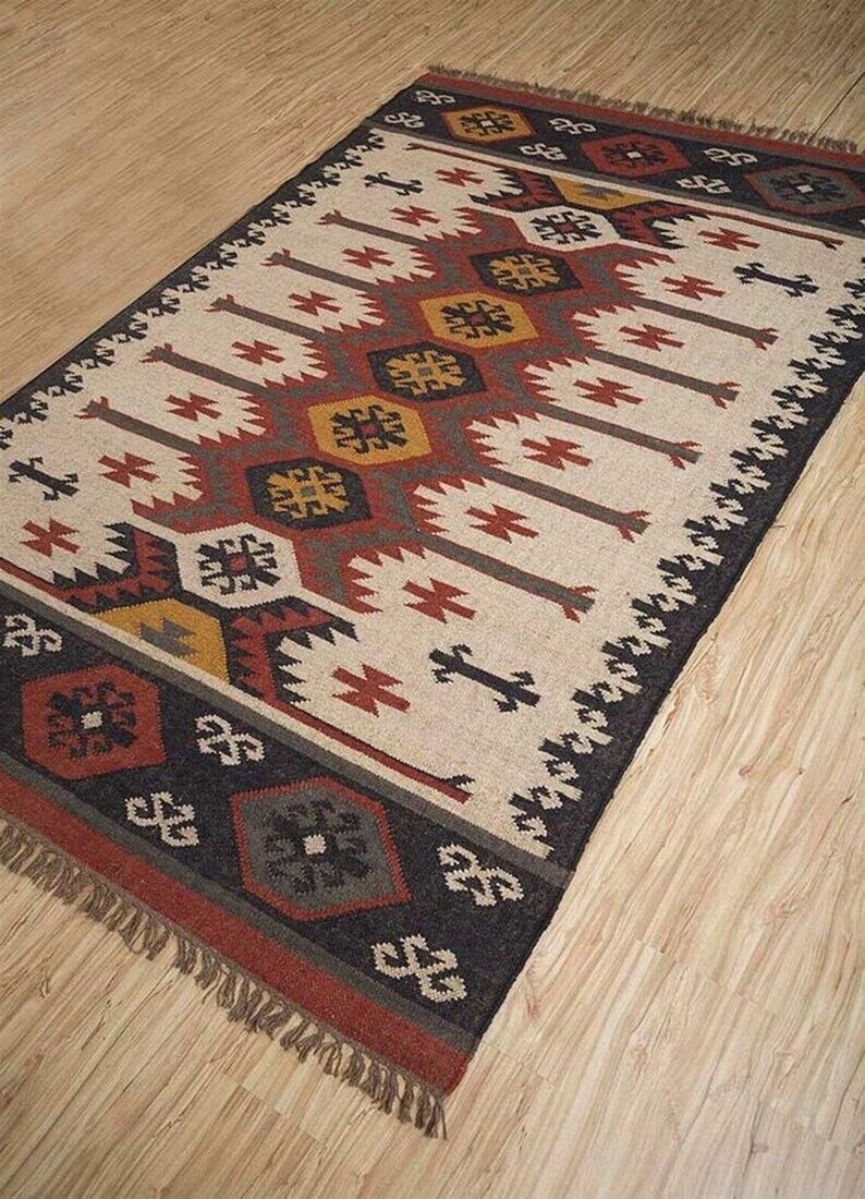 Durable Handmade Kilim Wool Boho Rustic Look Jute Rug Farmhouse Rectangle Mats Area Carpet (Beige, Brown,Black)