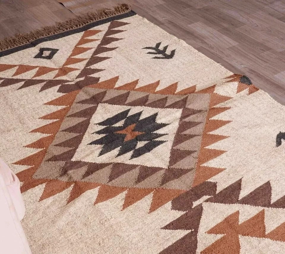 Handmade Kilim Rectangle Boho Mats Wool Durable Rustic Look Boho Area Carpet Farmhouse Jute Rug (Beige)